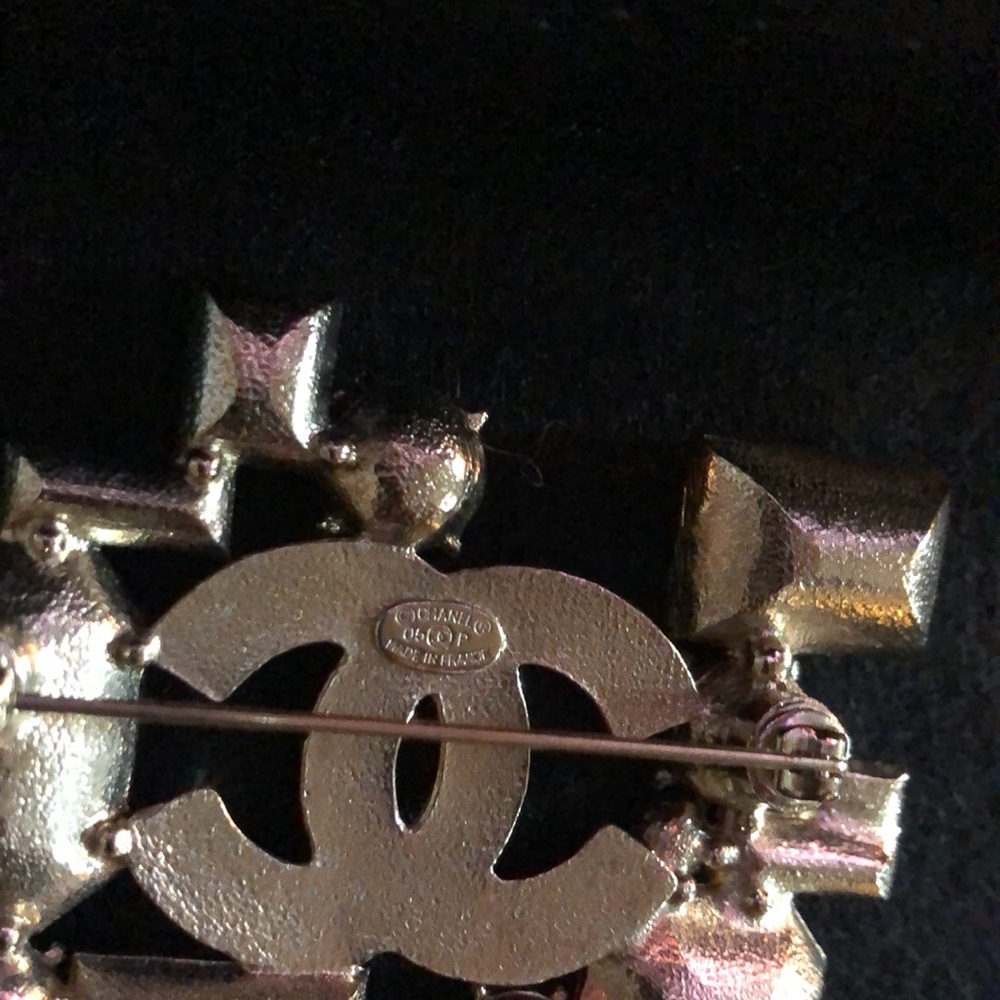Chanel CC Crystal 05 P Made in France Brooch - Picture 7 of 10